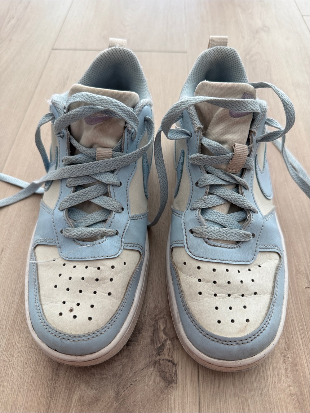 Kids Nike Low-Top Sneakers in Light Blue and white